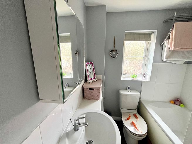 34 Wood End Close, Sharnbrook